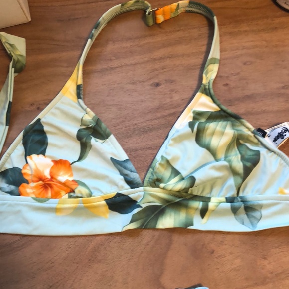 🌸 3 for $9🌸 - Picture 4 of 5